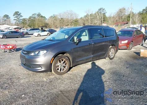 2021 Chrysler Voyager Lxi z USA, uszkodzony, nr VIN 2C4RC1DG2MR515489